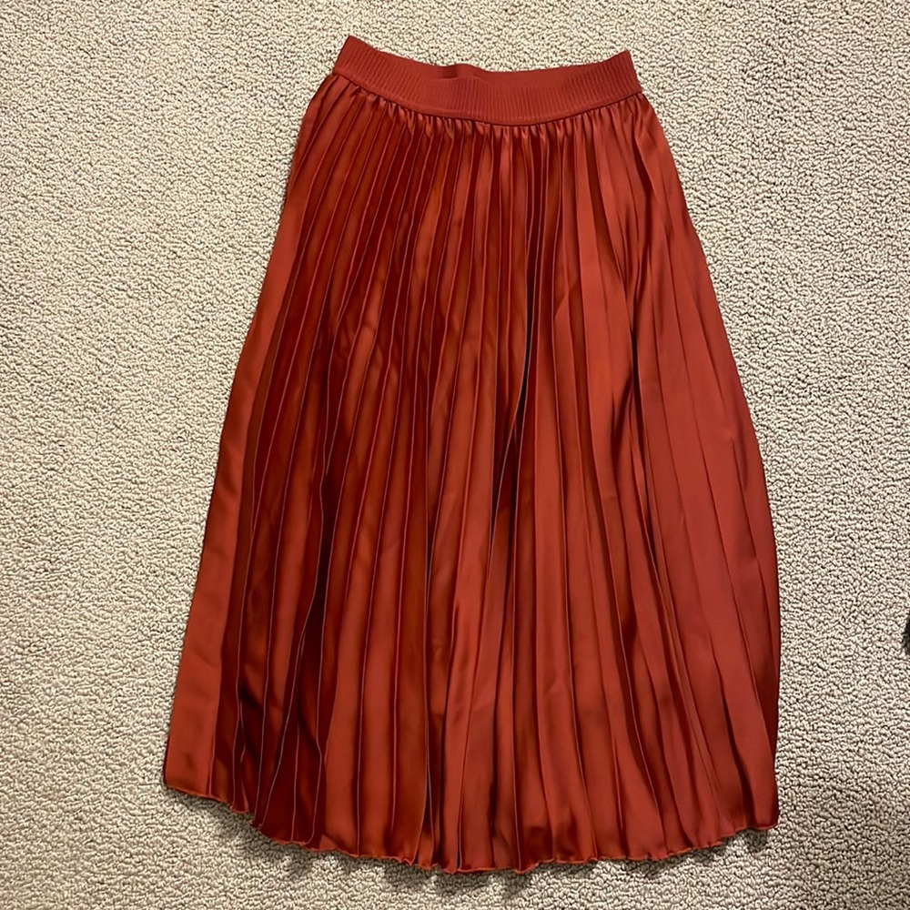 H&M rust pleated midi skirt
